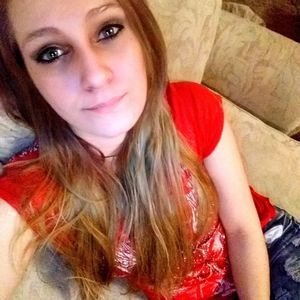 Meet your Posher, Caitlin